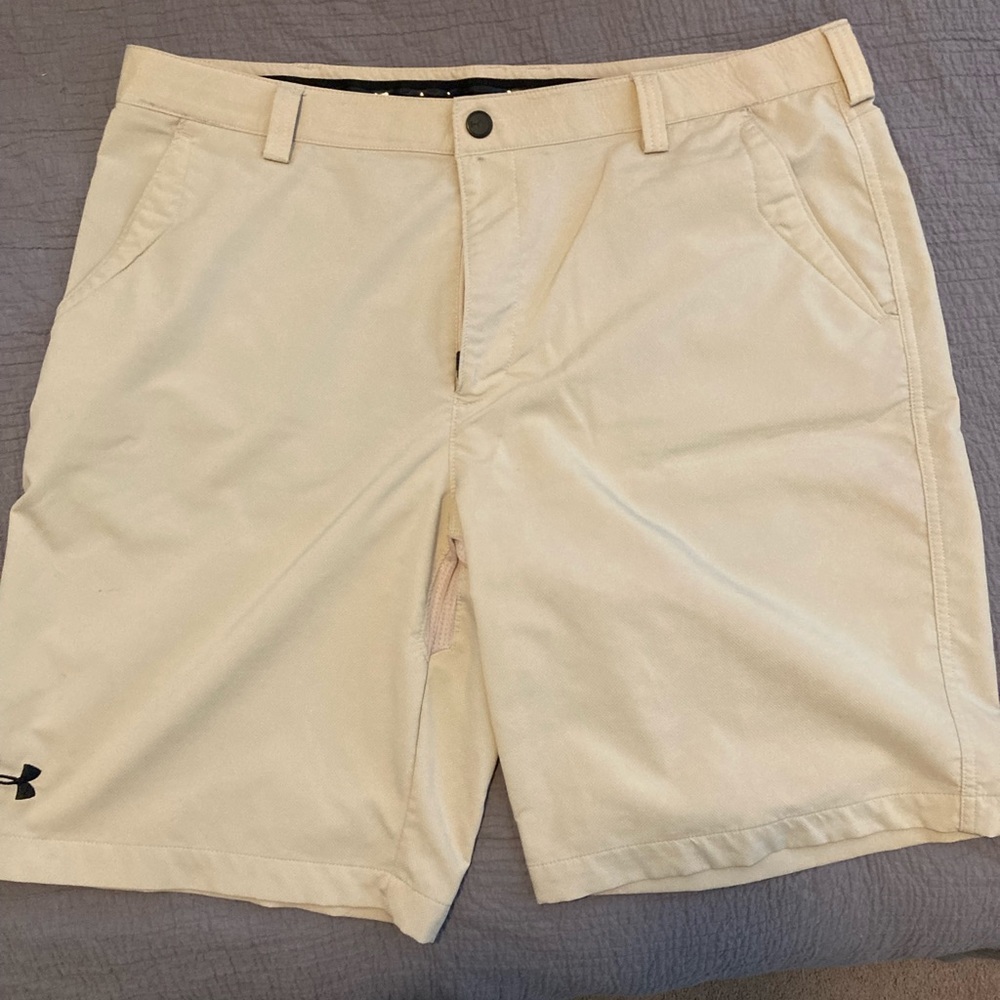 Under Armor Beige Golf Shorts